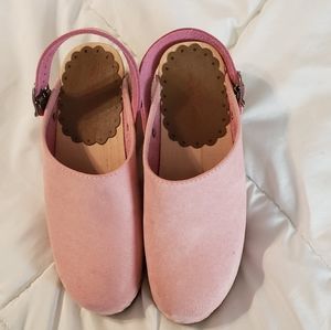 Hanna Andersson Pink Suede Clogs size 3